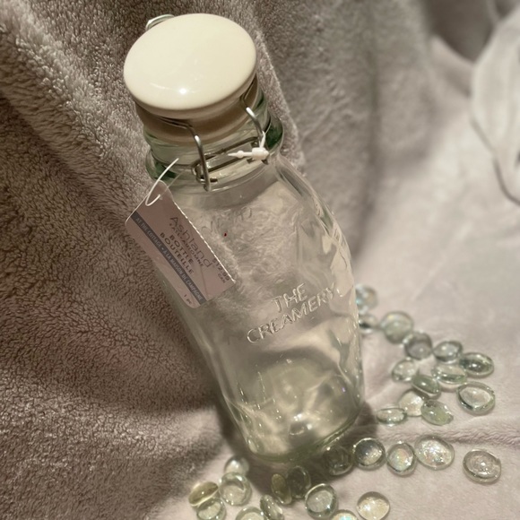 ‼️3/$33‼️✨🍶DECORATIVE BOTTLE 🍶✨ - Picture 3 of 4